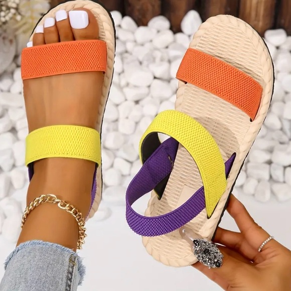 Colorblock Sandals - Picture 2 of 4